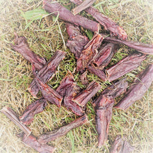 Laden Sie das Bild in den Galerie-Viewer, Winteredition Ziegenfleischsticks