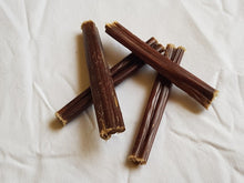 Laden Sie das Bild in den Galerie-Viewer, Pferdedörrfleischrollen